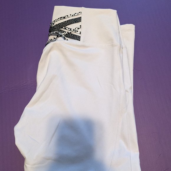 White fabletics leggings - Picture 1 of 5